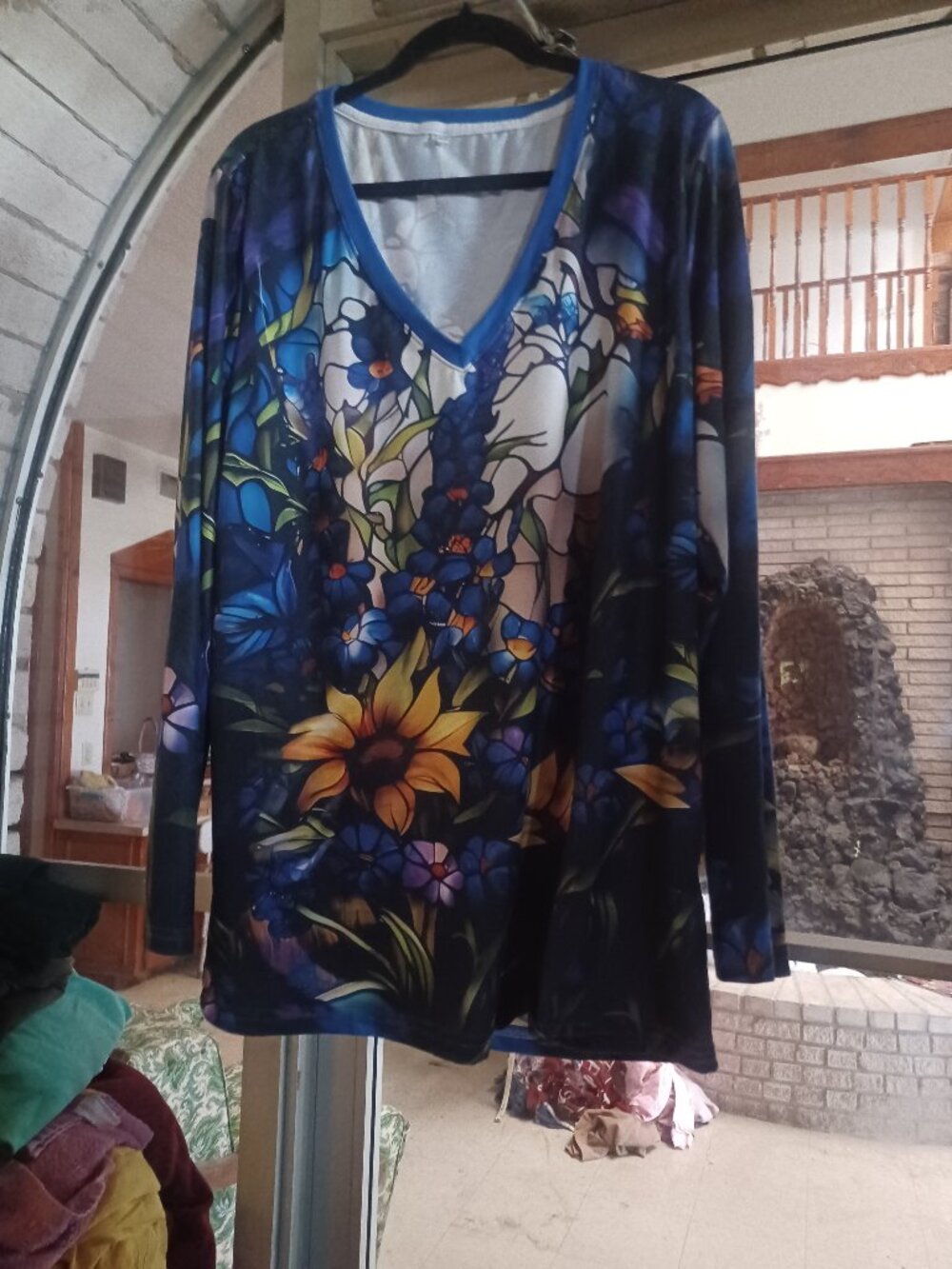 Women's Long Sleeve Pull-Over Top 2XL Bright Blue Floral